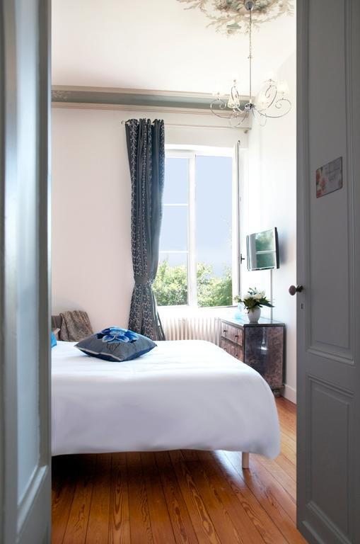 Bed and Breakfast Chateau Fauchey Cadillac Pokoj fotografie